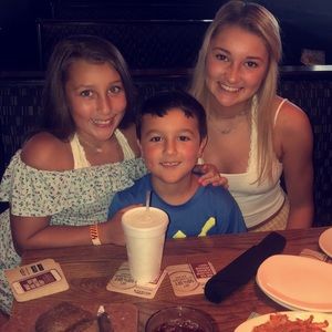 Meet your Posher, Carrie